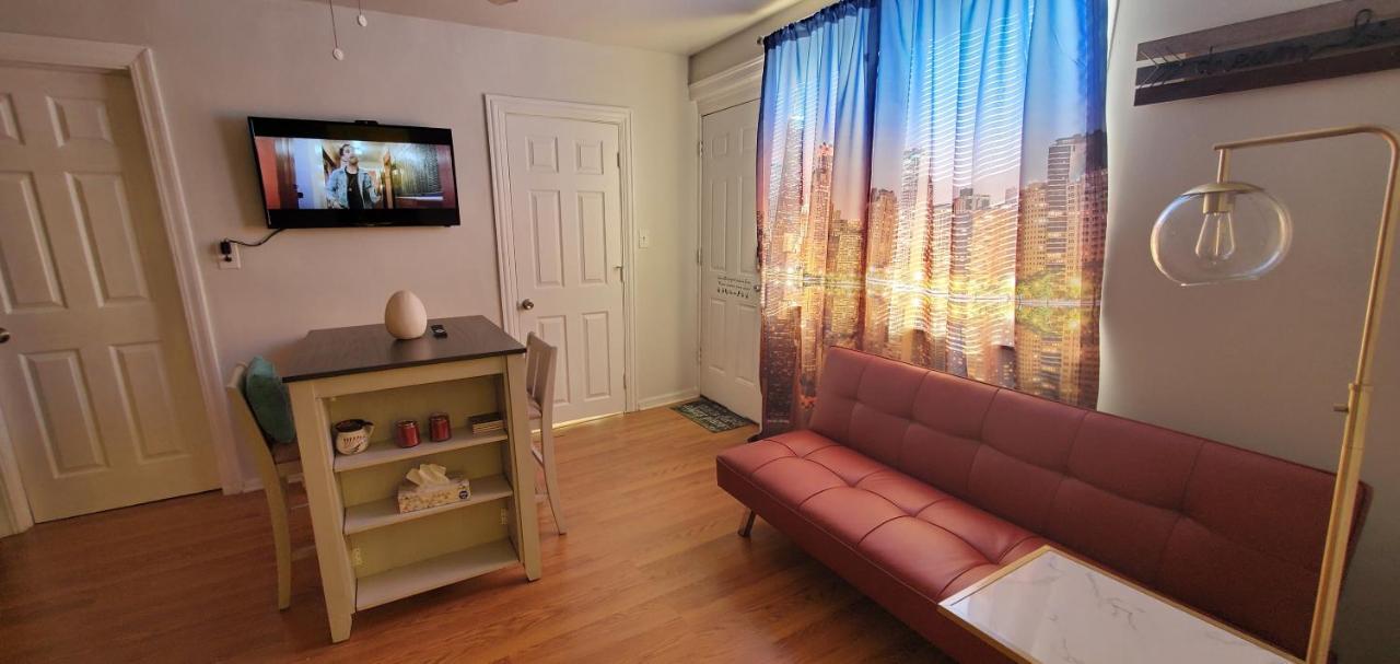 Cozy 1 Bedroom, 1 Min From Irving Park Blue Line, Free Parking Chicago Eksteriør billede