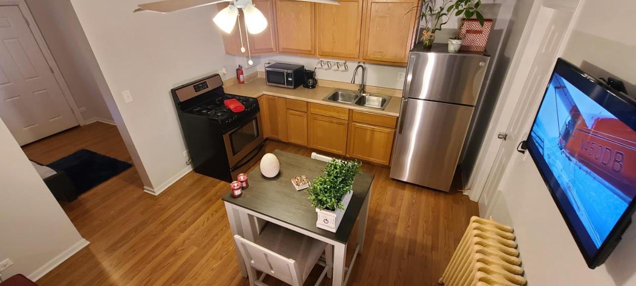 Cozy 1 Bedroom, 1 Min From Irving Park Blue Line, Free Parking Chicago Eksteriør billede