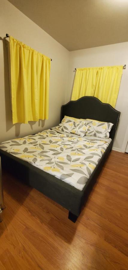 Cozy 1 Bedroom, 1 Min From Irving Park Blue Line, Free Parking Chicago Eksteriør billede